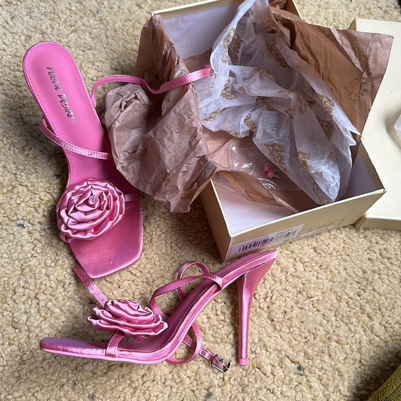 RURU PINK SATIN FLOWER BARELY THERE STILETTO HEEL - Picture 3 of 4